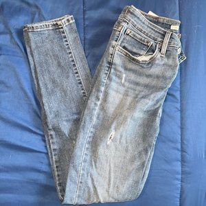 LEVIS 721 HIGH RISE SKINNY — SIZE 27– RIPPED JEANS